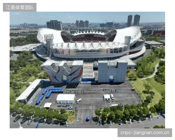 广州大学城体育中心攀岩场，正被改造为国内首批零碳体育场馆